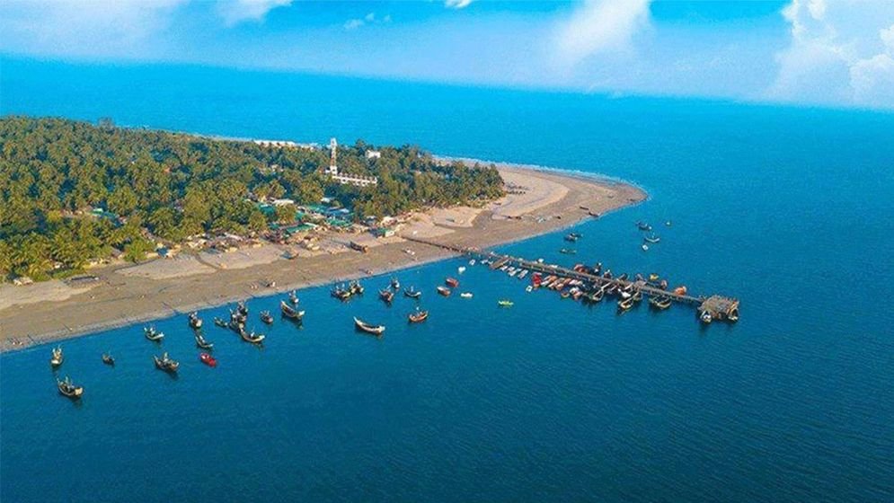 এ মৌসুমে আর নয় সেন্টমার্টিন — পর্যটকদের জন্য বন্ধ হয়ে গেল প্রবাল দ্বীপ